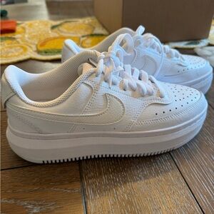 Nike Court Vision Alta